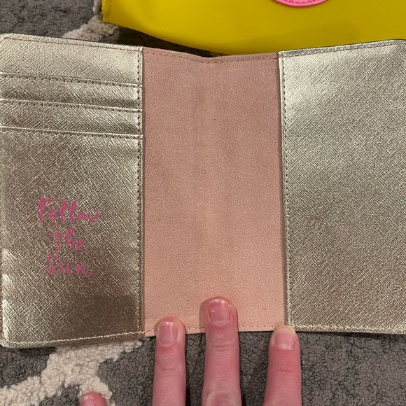 NWT Lilly Pulitzer Travel accessories - Picture 2 of 4